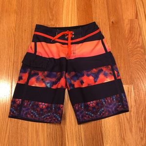 Boys Quiksilver size 25 (9/10) swim trunks